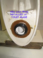 toilet-leaking-at-base-pic4